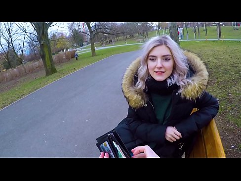 ❤️ Polyká cizí žhavé sperma za peníze - orál v parku Eva Elfie ️ Jen porno u nás ❌️